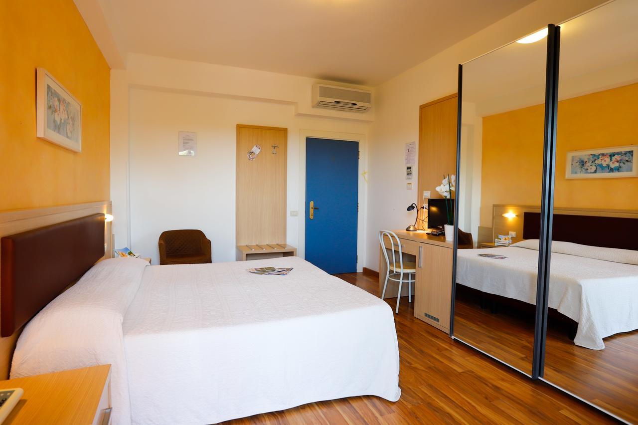 Hotel Grifone Principina a Mare Εξωτερικό φωτογραφία